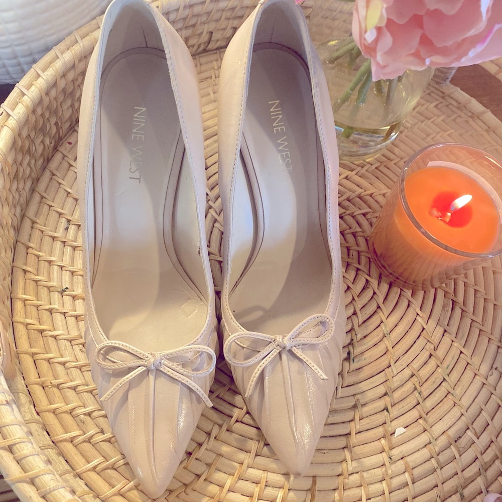 Nine West Cream/Beige Pumps